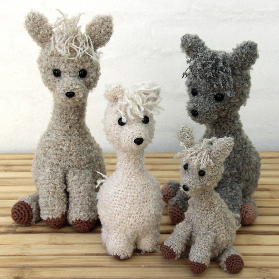 Alpaca Family
5